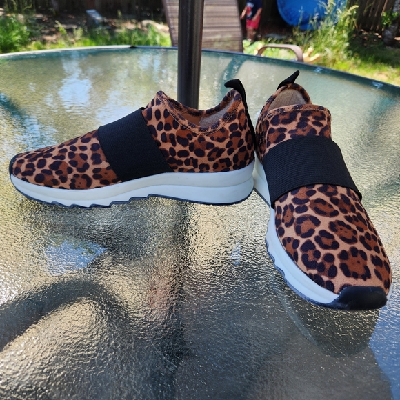 Sole Society Shoes - Sole Society Kesaris Sneaker size 8.5